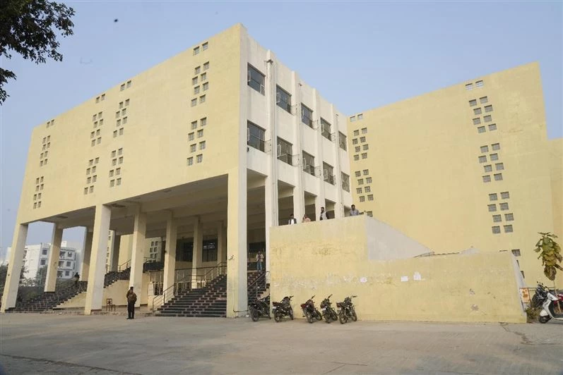 Bundelkhand University, Jhansi, Campus