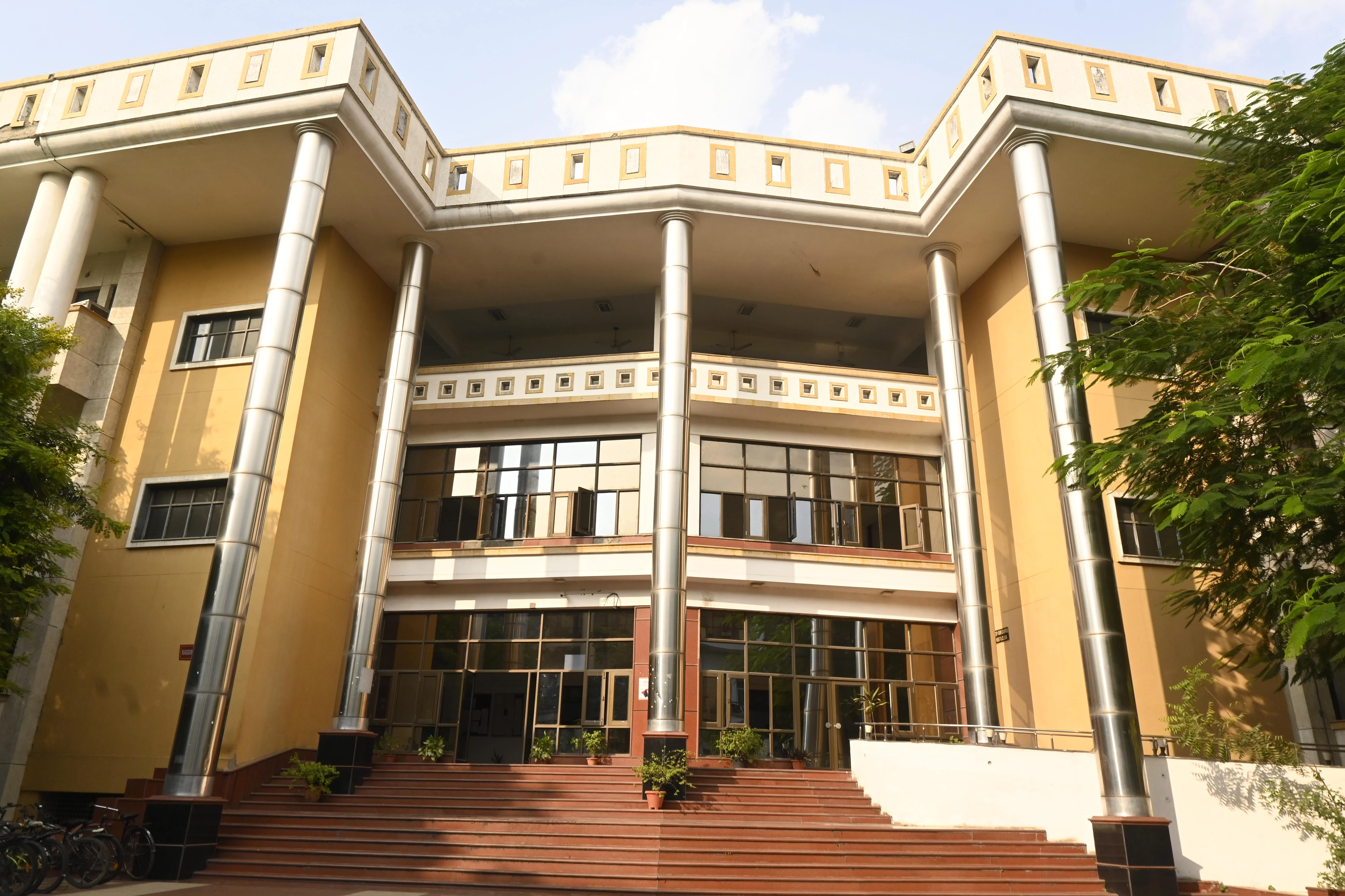 Dr Ram Manohar Lohia National Law University, Lucknow, Campus