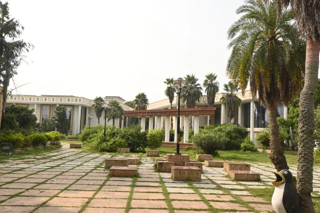 Dr Ram Manohar Lohia National Law University, Lucknow,Campus