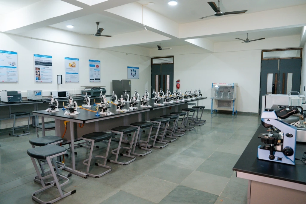 Microbiology & Clinical Pathology Lab