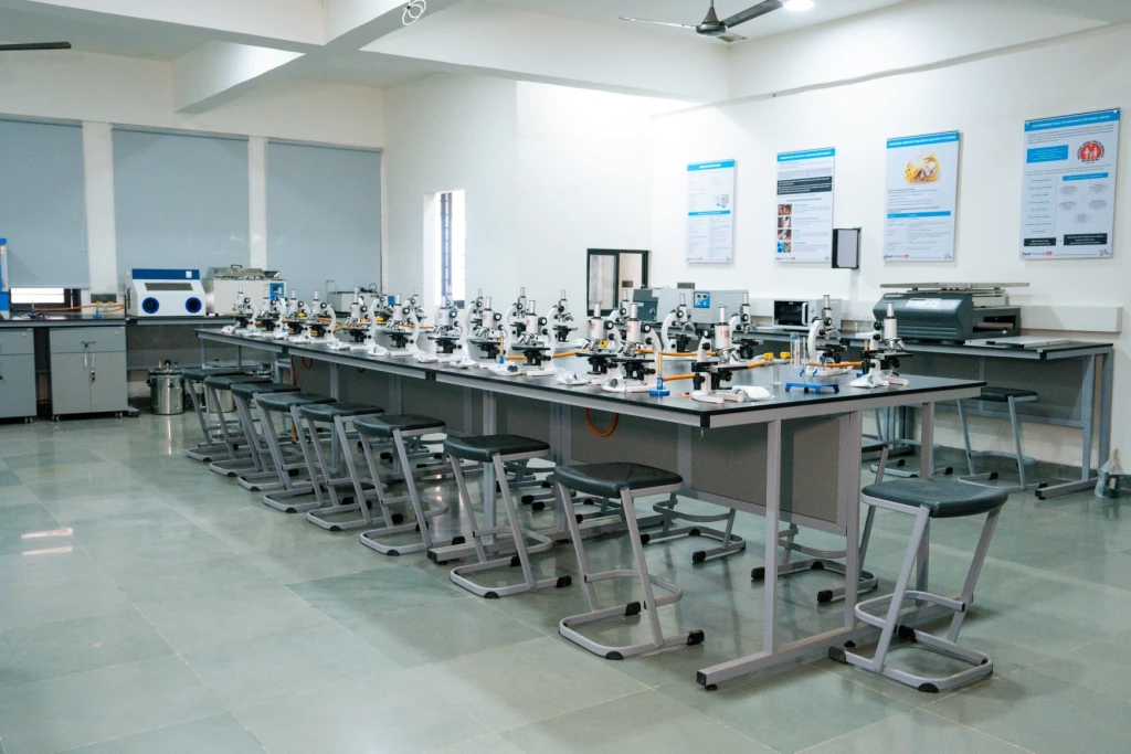 Microbiology & Clinical Pathology Lab