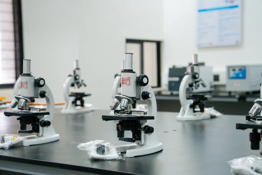 Microbiology & Clinical Pathology Lab