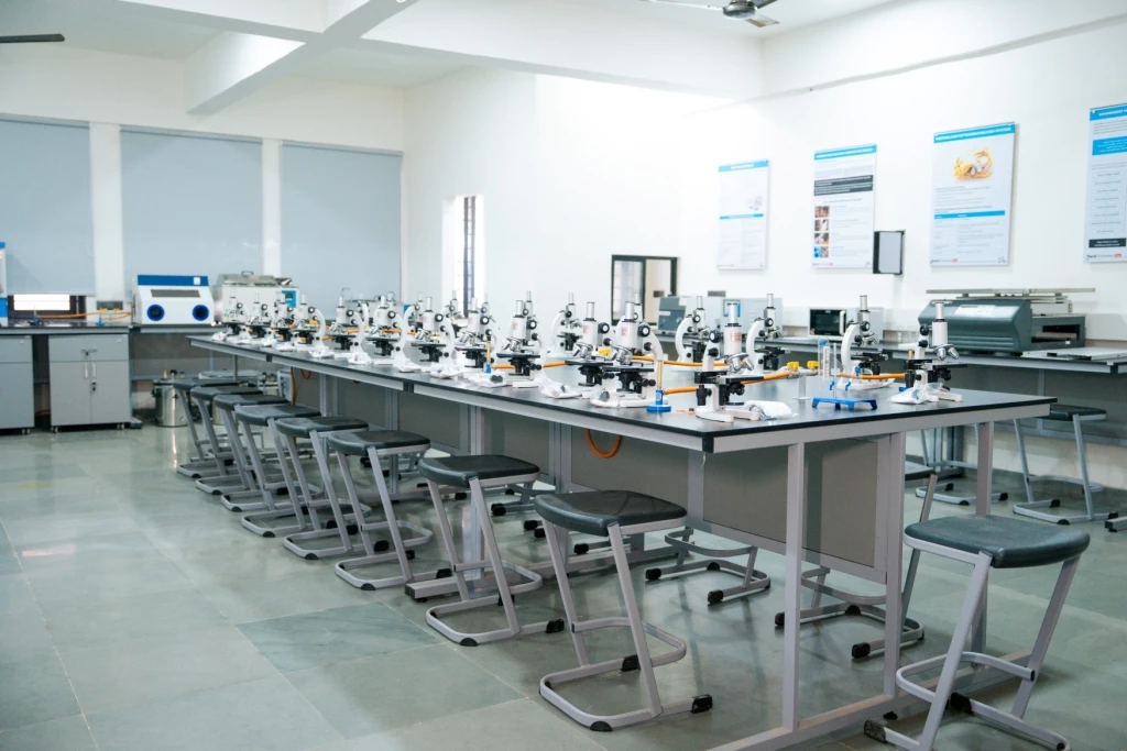 Microbiology & Clinical Pathology Lab