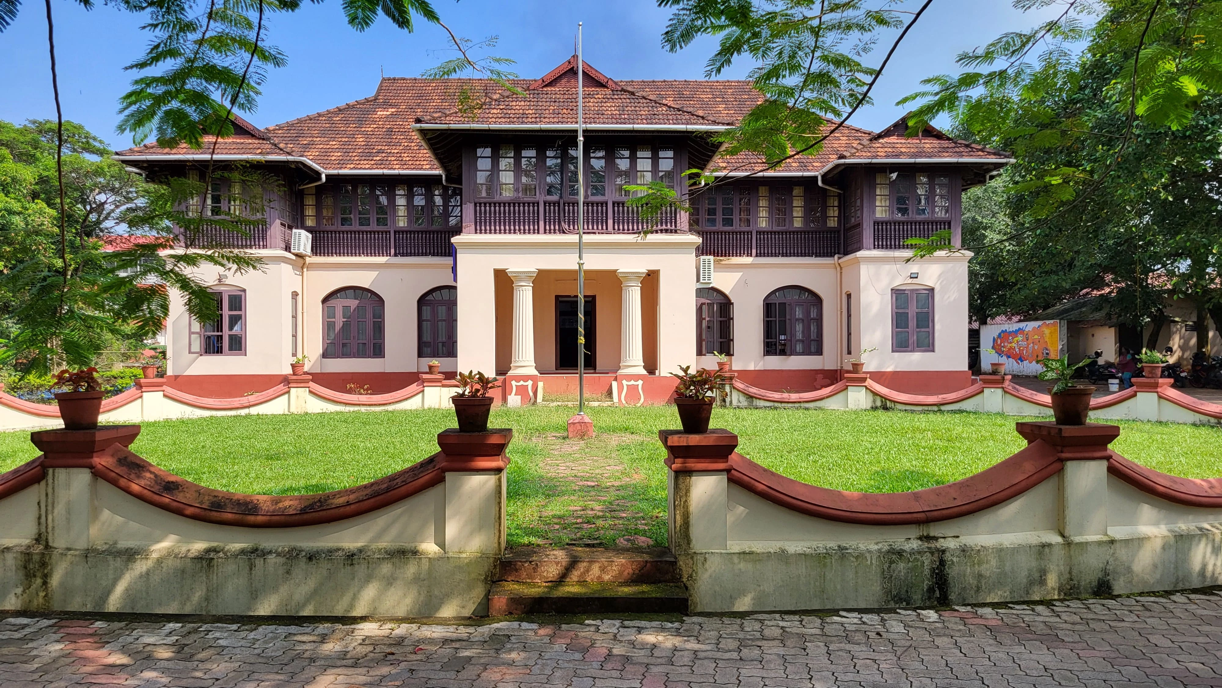 Bhartiya Vidya Bhavan's Royal Institute of Management, Kochi